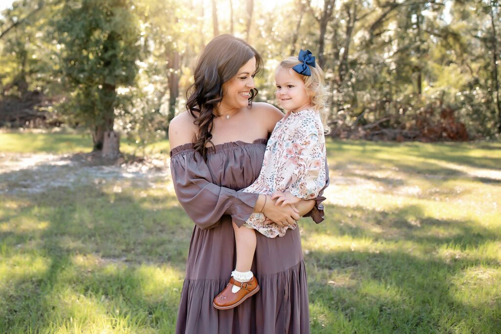 Gainesville family photographer mother and daughter golden hour