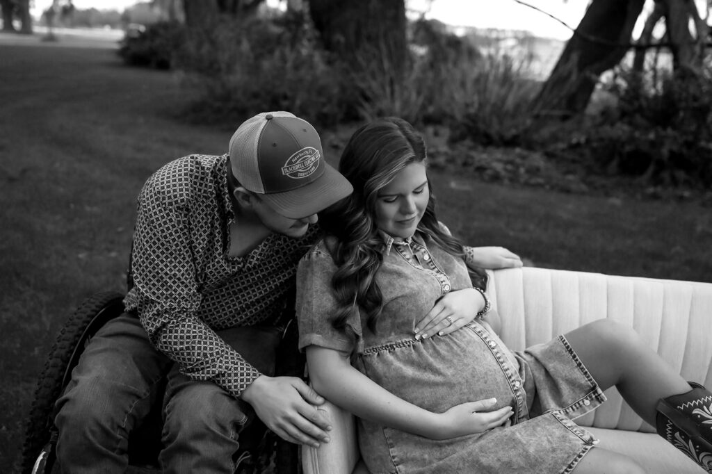 gainesville maternity photographer illustrating when to book a maternity session