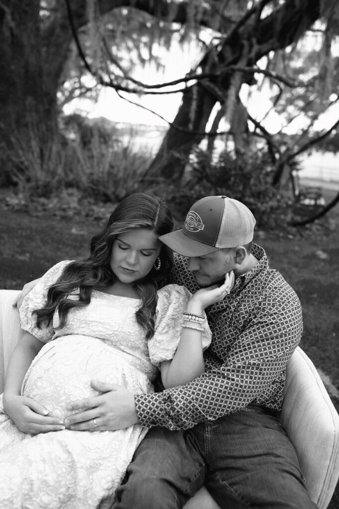 Florida maternity photographer, illustrating when to book a maternity session