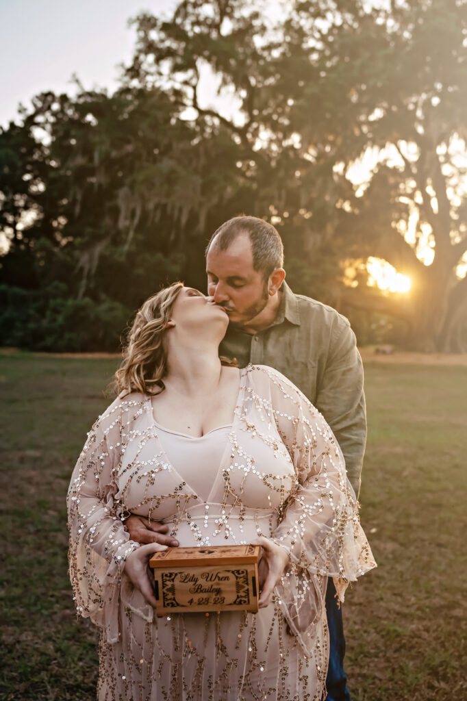 Cellon Oak Park maternity session