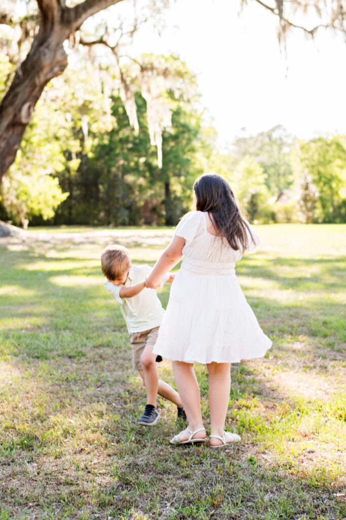 children candid photos oak tree session